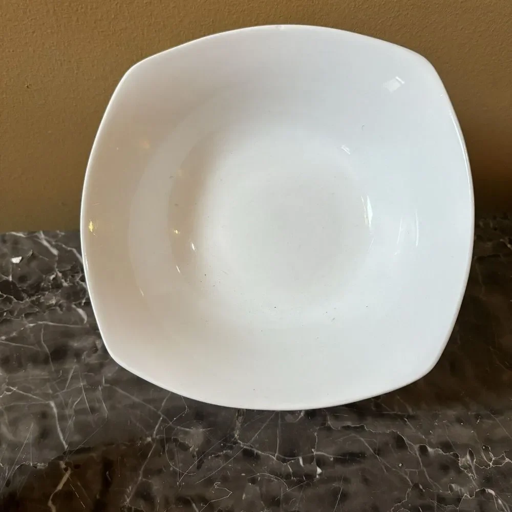 Crate & Barrel White Porcelain Pasta Bowls Set Of 2‎ 7